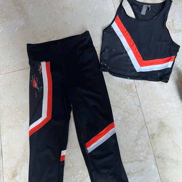 SWEATY BETTY WORKOUT SET - Picture 10 of 11